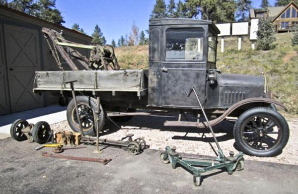 1927  Model T Ford with Weaver Auto Crane and Weaver Collection